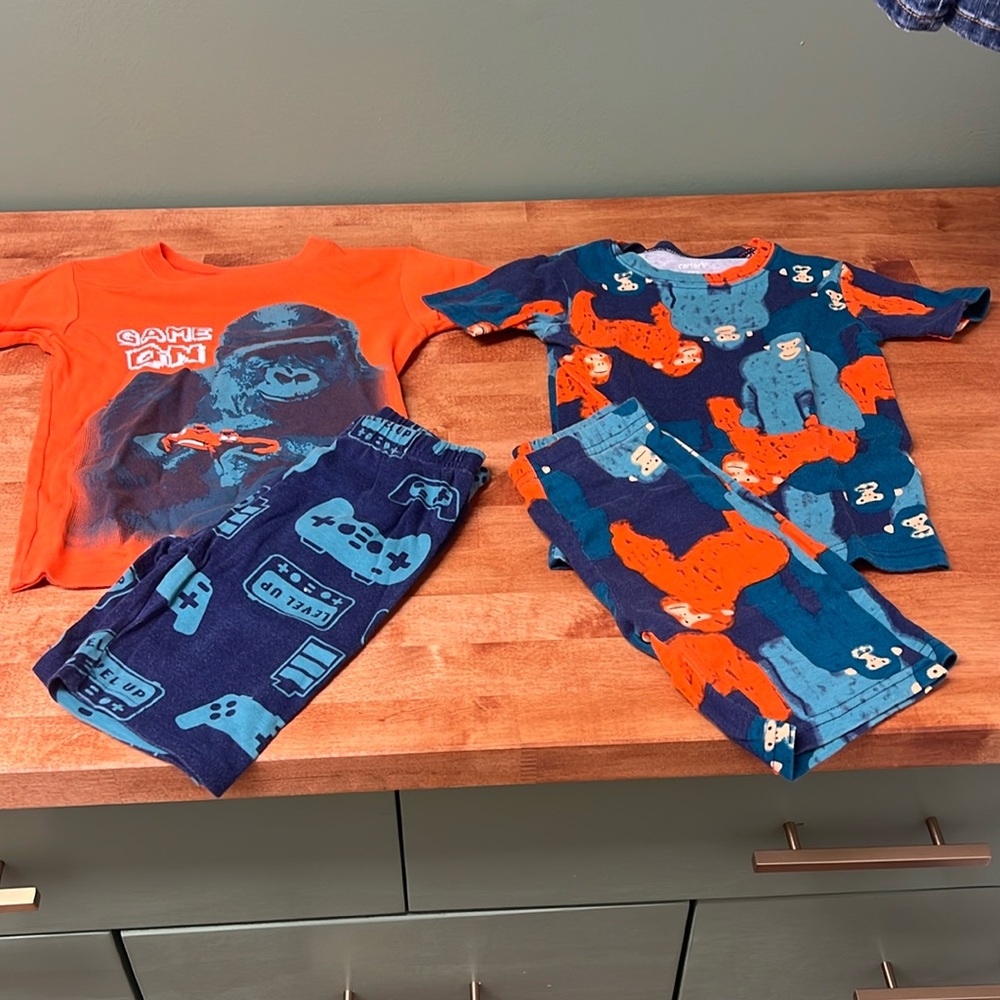 Carters Boy size 6 Gorilla pajama set bundle, EUC